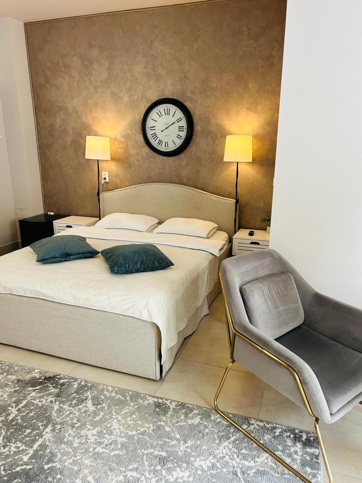 Отель New House Сибиу Экстерьер фото