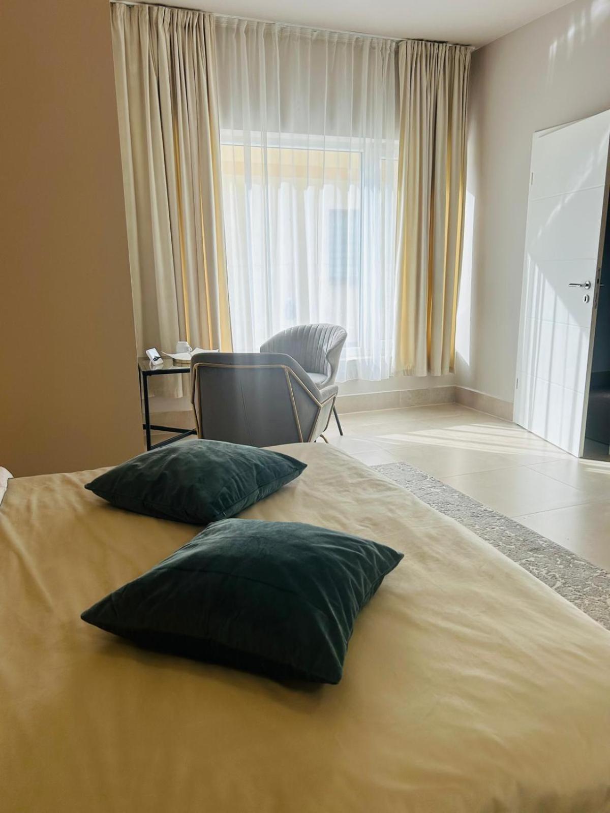 Отель New House Сибиу Экстерьер фото