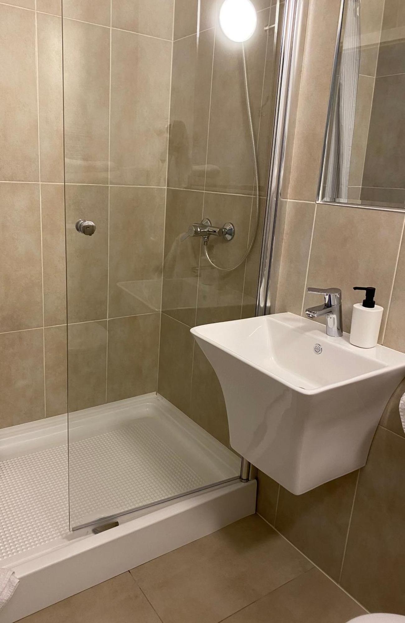 Отель New House Сибиу Экстерьер фото
