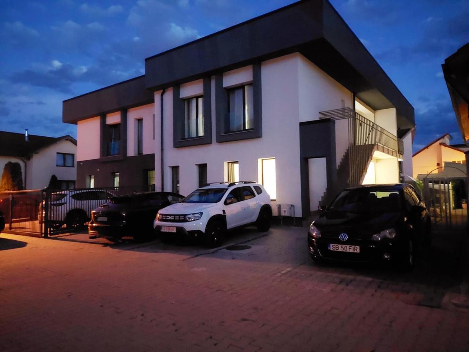 Отель New House Сибиу Экстерьер фото