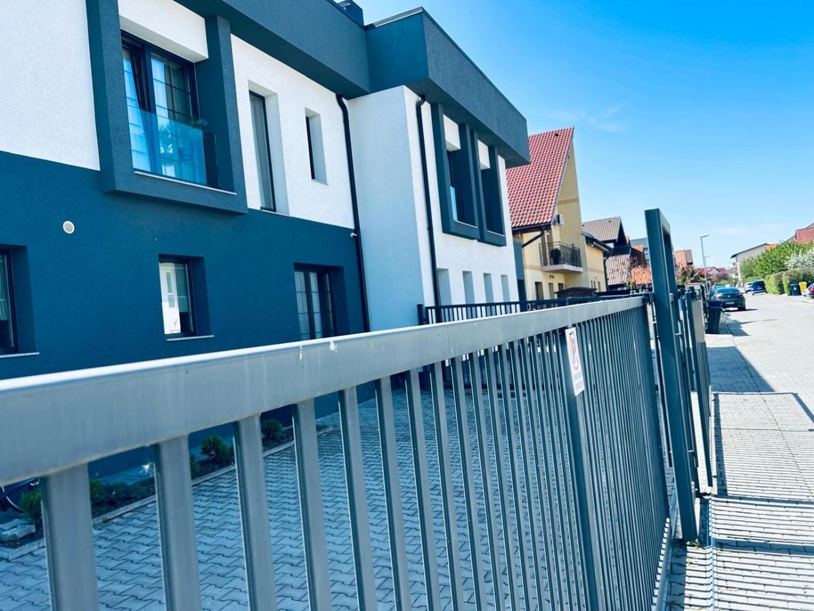 Отель New House Сибиу Экстерьер фото